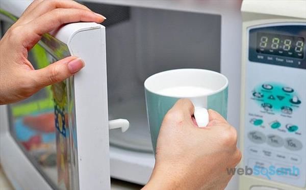 Những điều “cấm kỵ” khi nấu ăn bằng lò vi sóng