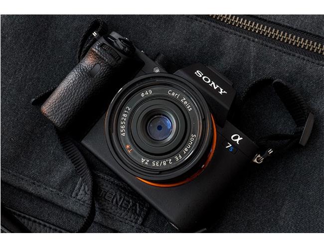 So sánh Panasonic GH5s và Sony Alpha A7S Mark II bạn nên chọn loại máy nào? Sony-a7s-mark-ii-vs-panasonic-gh5s-binhminhdigital2