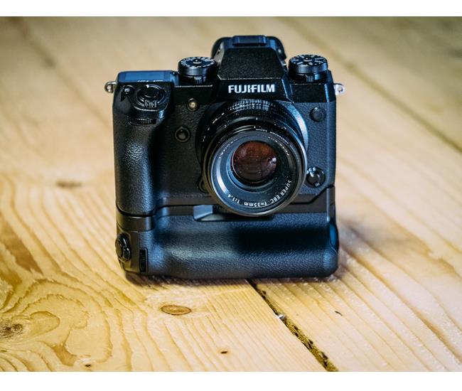 Chọn Fujifilm X-H1 hay Sony A7R Mark II?