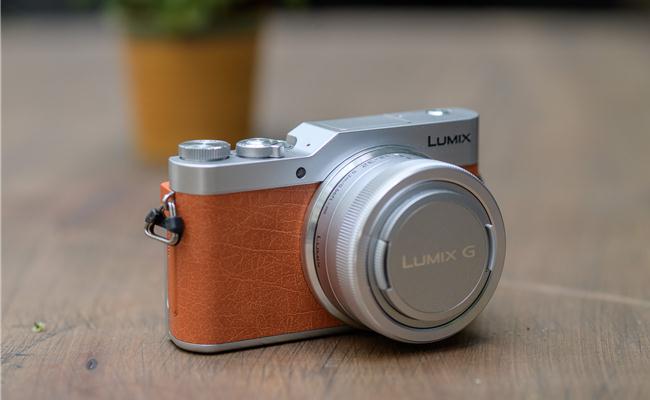 Máy ảnh Panasonic Lumix DMC-GF9 (Đen)