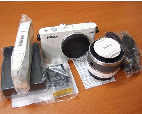 Máy Ảnh Nikon 1 J3 10-30 mm F3.5-5.6 VR Lens Kit
